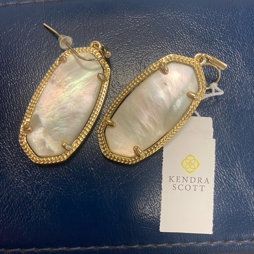Kendra Scott Elle earrings $50 New with tag